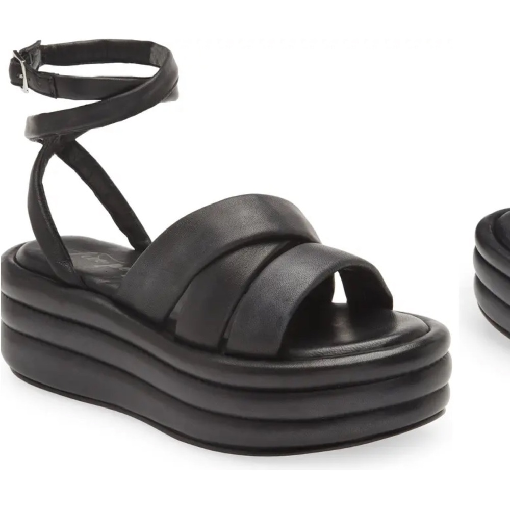 Free People Harper Flatform Sqndal size 37- original price $128 (discontinued)